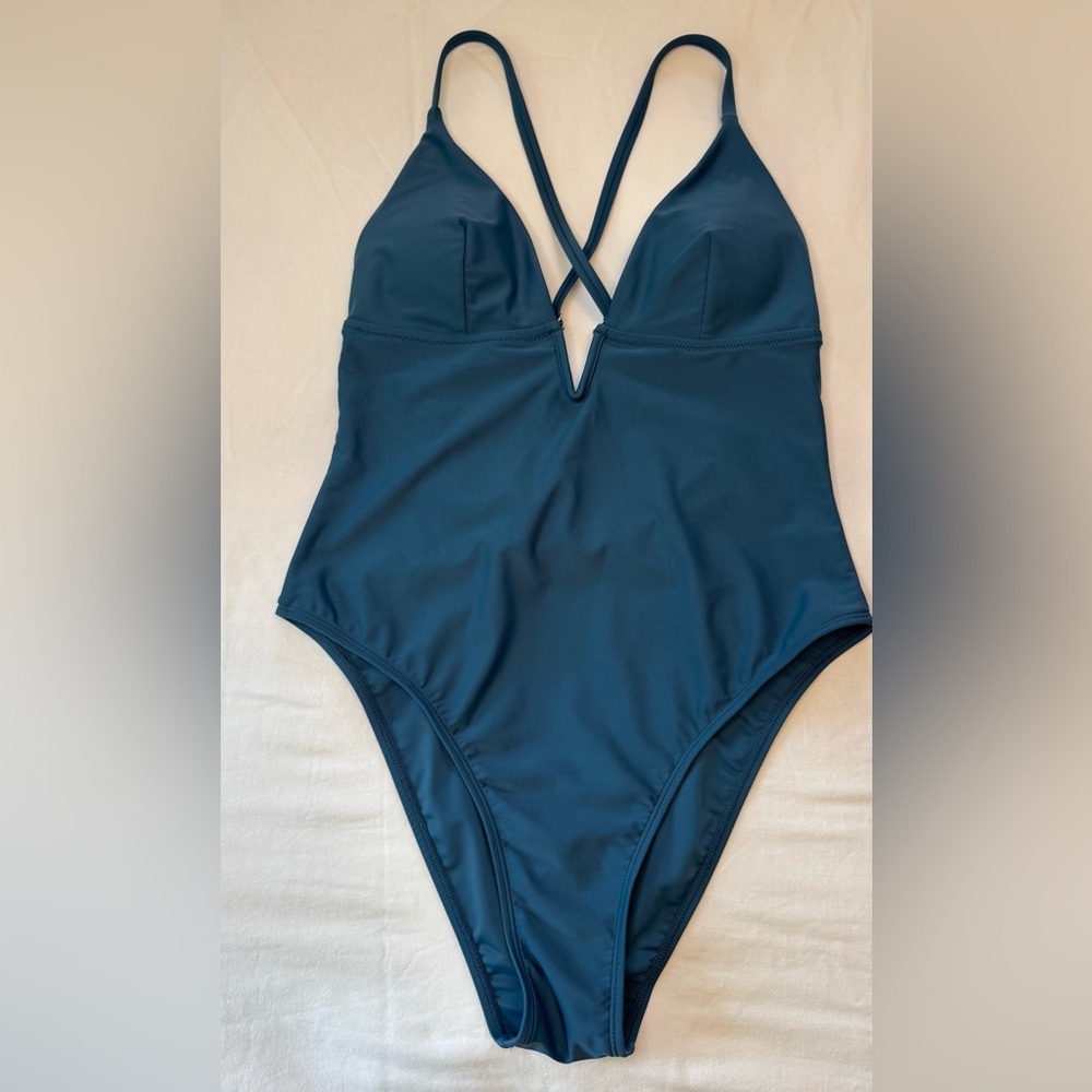 NWT Cupshe Deep V-Wire Plunge Cross Back Cheeky One Piece Swimsuit Size M - Picture 3 of 10
